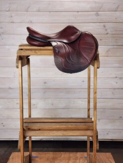 Used CWD SE03 Close Contact Jump Saddle 16.5/M -Royal Horse Outfitters 20241214 141949 98655.1734724659