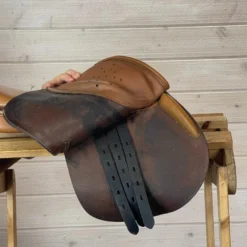 Used Beval LTD Close Contact Saddle 17/M 19 Used Beval LTD Close Contact Saddle 17/M -Royal Horse Outfitters 260 R Flap 38483.1665530679