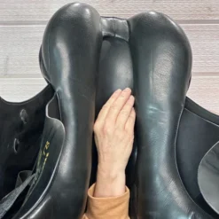 Used Kieffer Orphee TB Dressage Saddle 17/MN