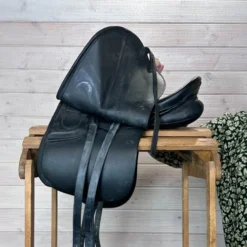 Used Stubben Genesis CL Dressage Saddle 17/N 23 Used Stubben Genesis CL Dressage Saddle 17/N -Royal Horse Outfitters 332 L Flap 79780.1687460904