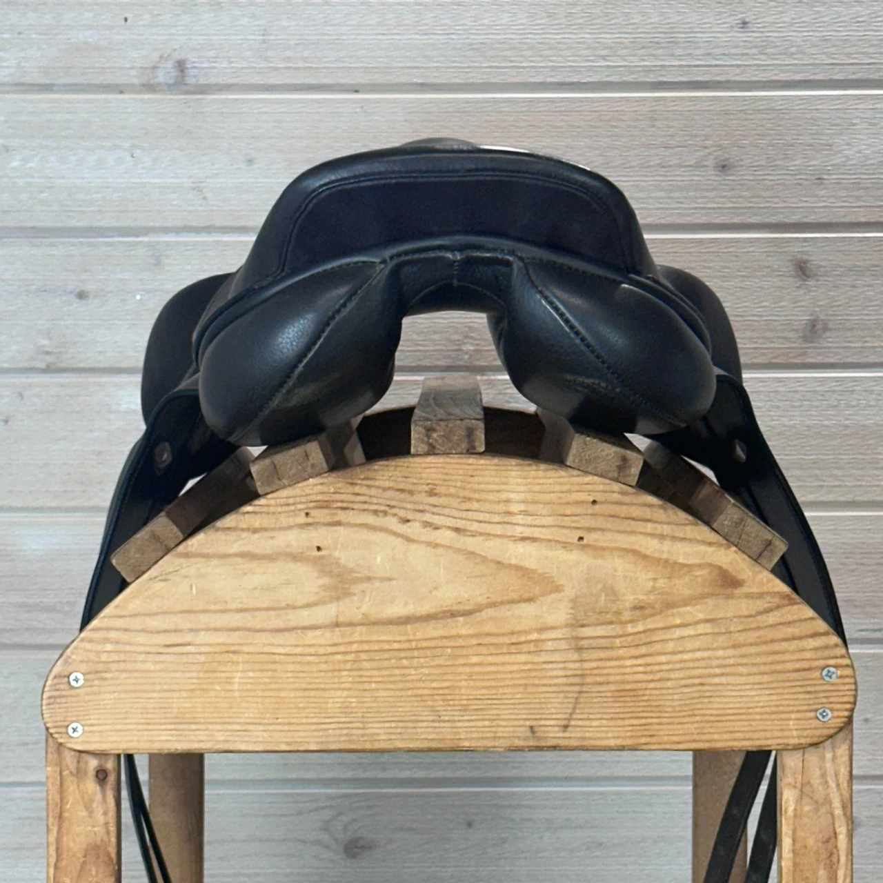 Used Barnsby Monoflap Jump Saddle 17/MN 8 Used Barnsby Monoflap Jump Saddle 17/MN - Image 6