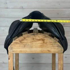 Used Barnsby Monoflap Jump Saddle 17/MN 15 Used Barnsby Monoflap Jump Saddle 17/MN -Royal Horse Outfitters 425 Front Measurement 86775.1722294762