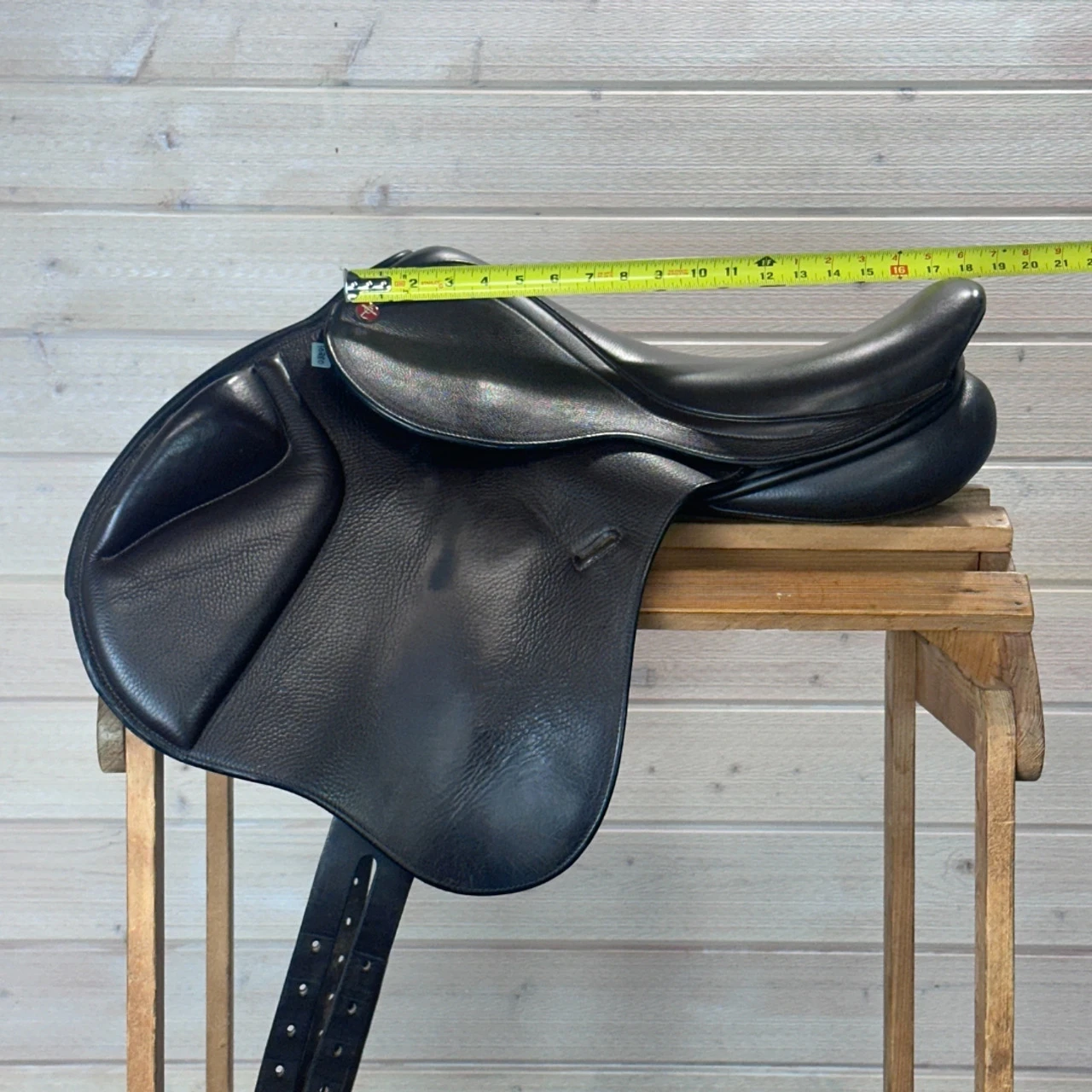 Used Barnsby Monoflap Jump Saddle 17/MN 4 Used Barnsby Monoflap Jump Saddle 17/MN - Image 2
