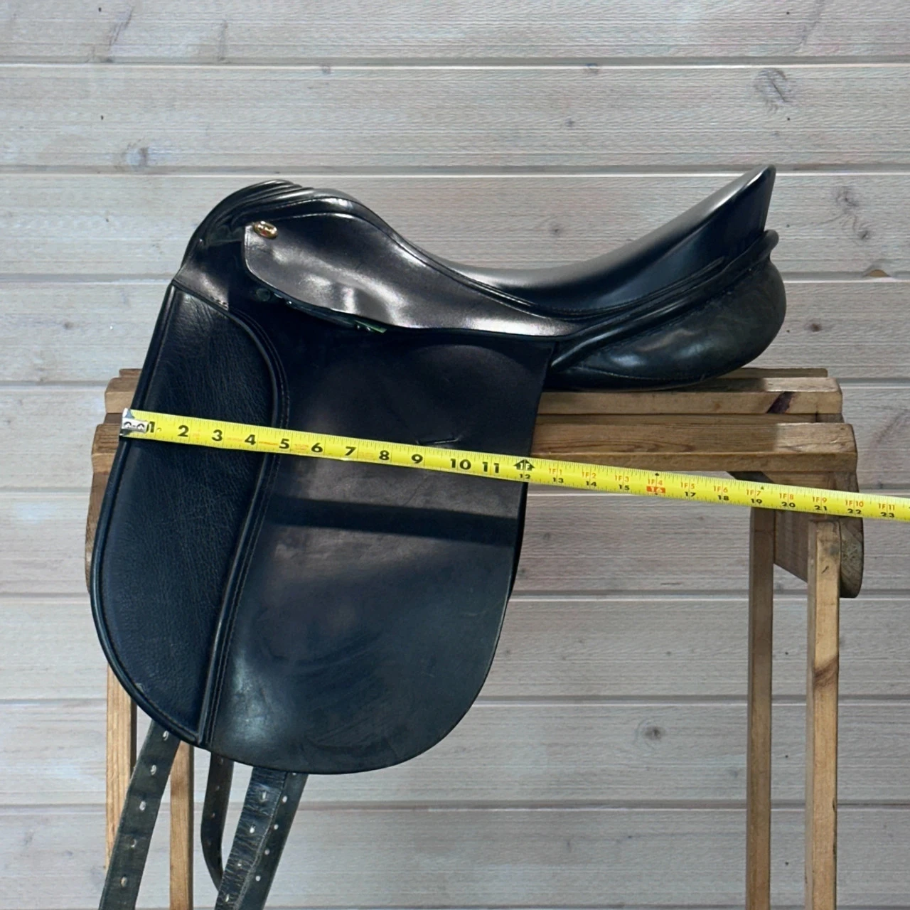 Used Niedersuss Olympik Dressage Saddle 17.5/MW 6 Used Niedersuss Olympik Dressage Saddle 17.5/MW - Image 4
