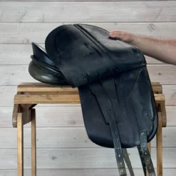 Used Niedersuss Olympik Dressage Saddle 17.5/MW 20 Used Niedersuss Olympik Dressage Saddle 17.5/MW -Royal Horse Outfitters 450 R Flap 99016.1726184118