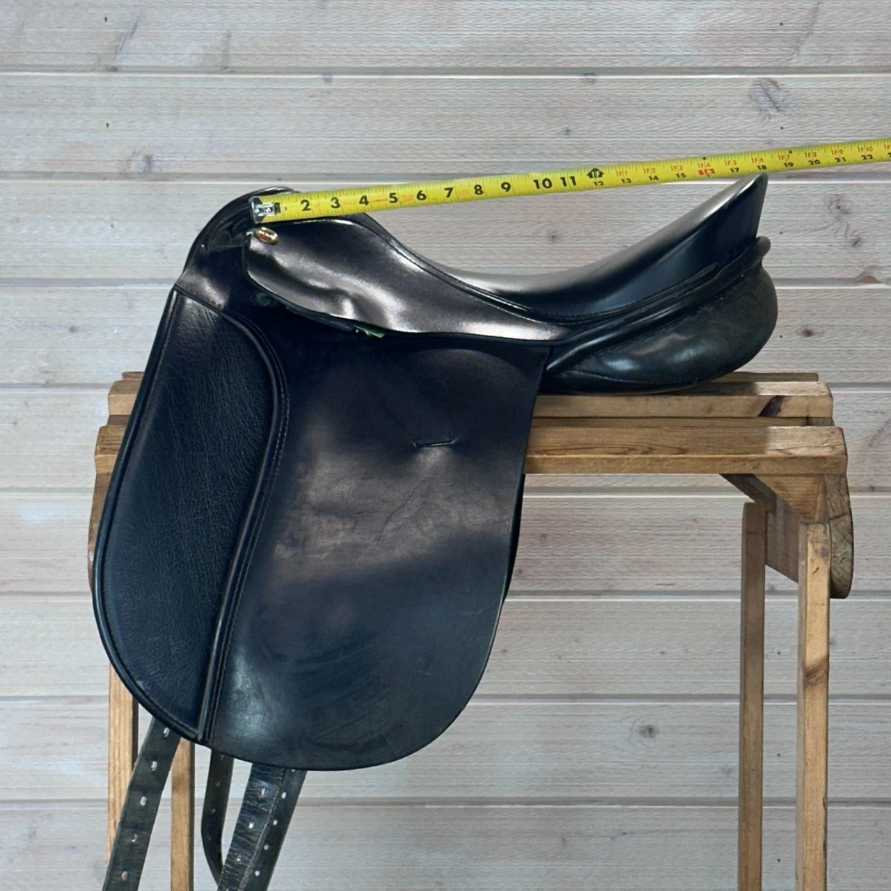 Used Niedersuss Olympik Dressage Saddle 17.5/MW 4 Used Niedersuss Olympik Dressage Saddle 17.5/MW - Image 2