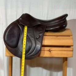 Used Devoucoux Biarritz S Close Contact Jump Saddle 18/M -Royal Horse Outfitters 476 Flap Length 19804.1740781979
