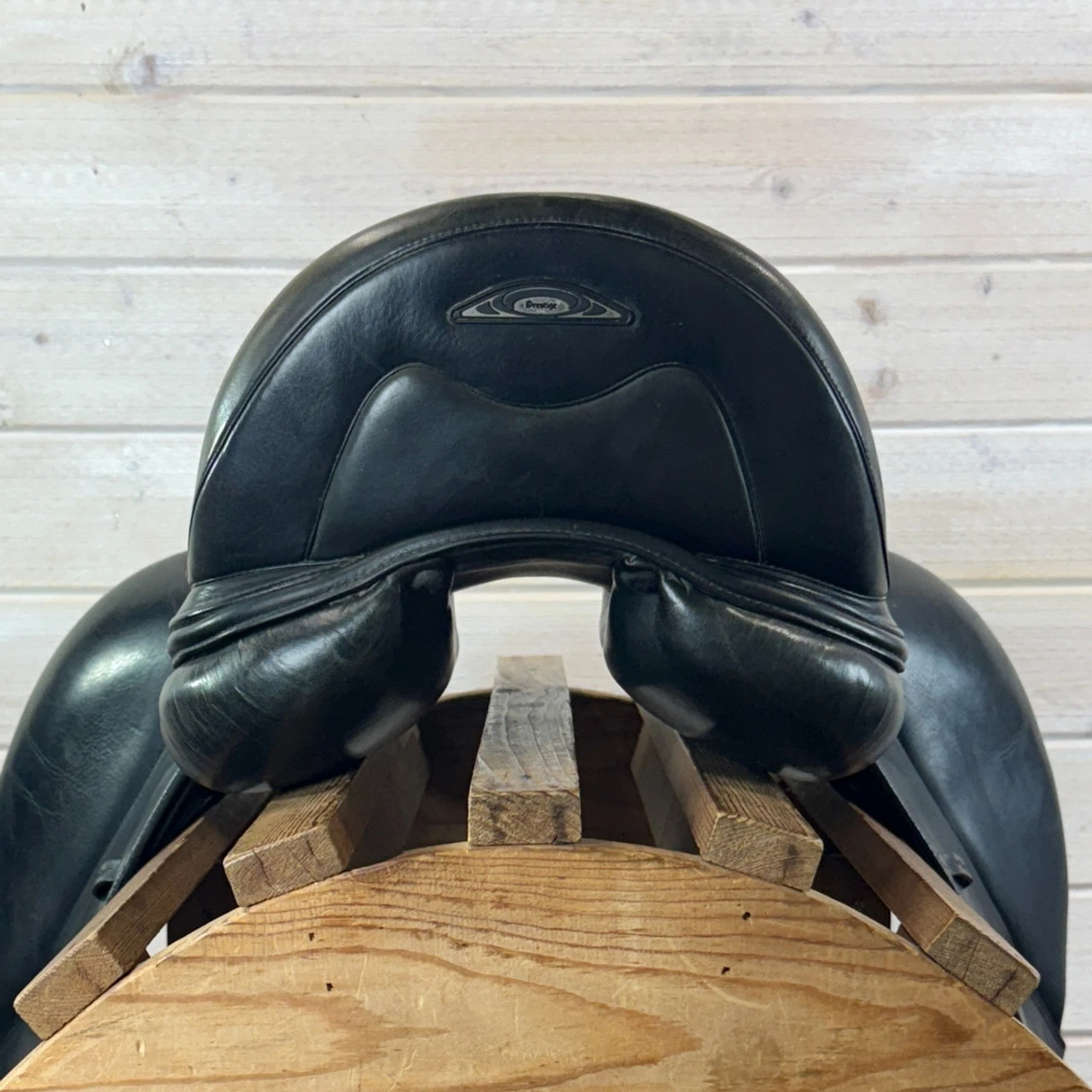 Used Prestige D2 Dressage Saddle 17/MD 7 Used Prestige D2 Dressage Saddle 17/MD - Image 5