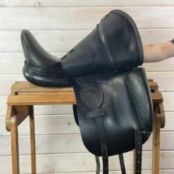 Used Prestige D2 Dressage Saddle 17/MD 21 Used Prestige D2 Dressage Saddle 17/MD -Royal Horse Outfitters 483 R Flap 93800.1747865301