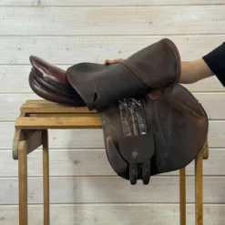 Used Antares Evolution Close Contact Jump Saddle 17/M 20 Used Antares Evolution Close Contact Jump Saddle 17/M -Royal Horse Outfitters 488 R Flap 69260.1750723405