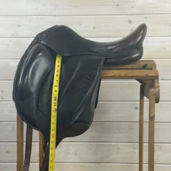 Used Voltaire Adelaide Monoflap Dressage Saddle 17.5/M -Royal Horse Outfitters 494 Flap Length 17924.1752868199