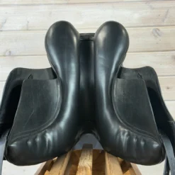 Used Trilogy Debbie McDonald Dressage Saddle 17/M -Royal Horse Outfitters 497 Channel 31383.1754936889