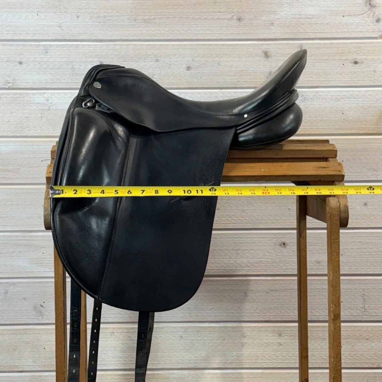 Used Albion G Dressage Saddle 17.5/M 6 Used Albion G Dressage Saddle 17.5/M - Image 4