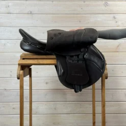 Used Albion Tzar GP Ultra Close Contact Saddle 18.5/MW 20 Used Albion Tzar GP Ultra Close Contact Saddle 18.5/MW -Royal Horse Outfitters 508 R Flap 74980.1757363048
