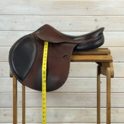 Used Antares Close Contact Saddle 17/M -Royal Horse Outfitters 512 Flap Length 22485.1758752425