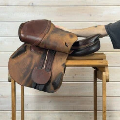 Used Antares Close Contact Saddle 17/M -Royal Horse Outfitters 512 L Flap 04535.1758752425