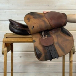 Used Antares Close Contact Saddle 17/M -Royal Horse Outfitters 512 R Flap 39384.1758752425