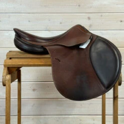 Used Antares Close Contact Saddle 17/M -Royal Horse Outfitters 512 R Side 80954.1758752425