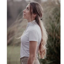 PÉNÉLOPE Pénélope Las Honey Short Sleeve Show Shirt -Royal Horse Outfitters las honey show polo ss white side 987 912 011 penelope 84711.1758738043