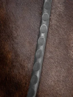 LeMieux Magna Grip Rubber Reins -Royal Horse Outfitters magna grip rubber rein black silver lifestyle IT04852 lemieux 80076.1721445605