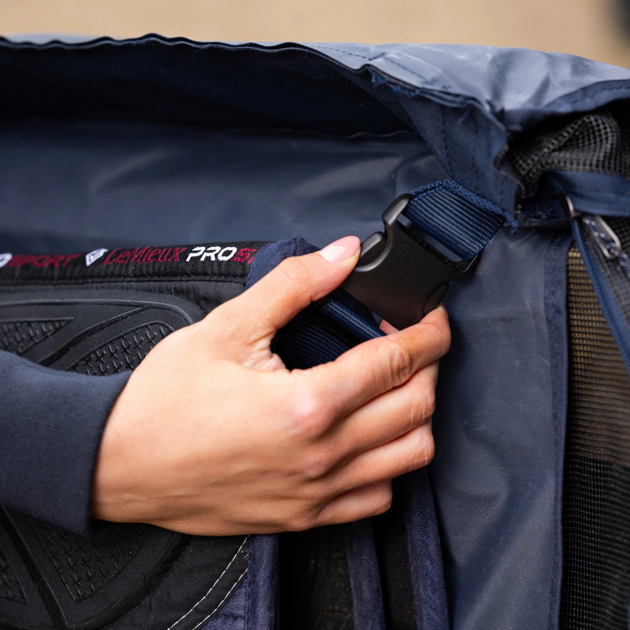 LeMieux Saddle Pad Carry Bag 6 LeMieux Saddle Pad Carry Bag - Image 4